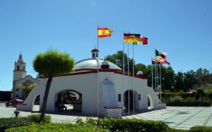 Mausoleo-de-Eusebio-Kino-en-la-Plaza-Monumental-de-Magdalena